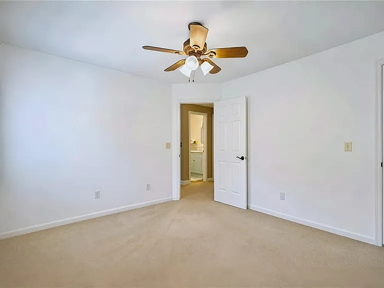 320 Derby Ridge Trce — Photo 49