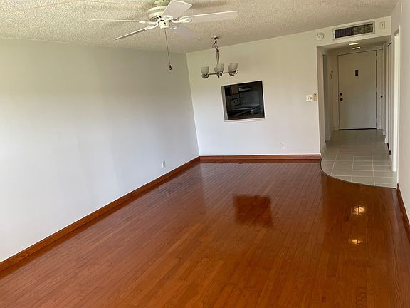 4th image of 2322 S Cypress Bend Dr APT 110