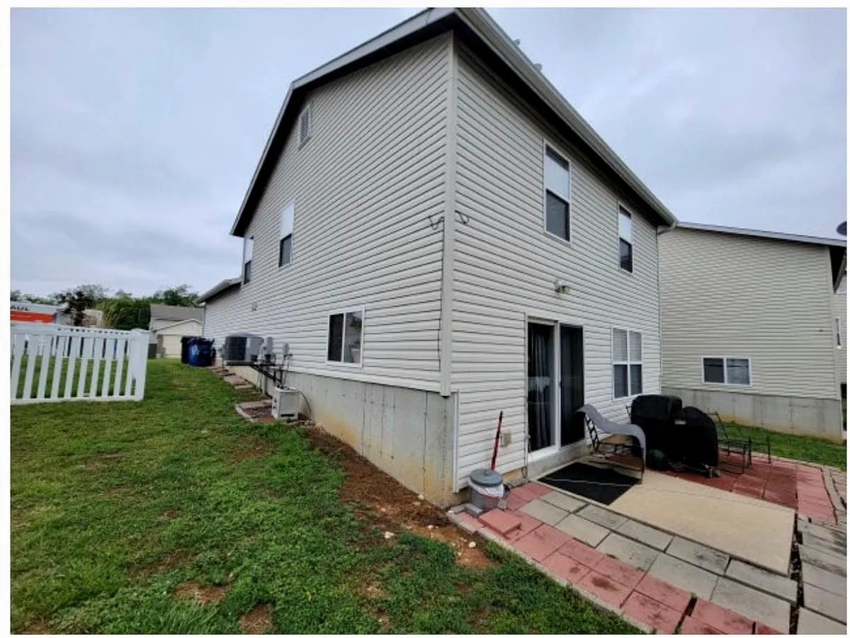 Building Photo - 12 Ramblewood Ct