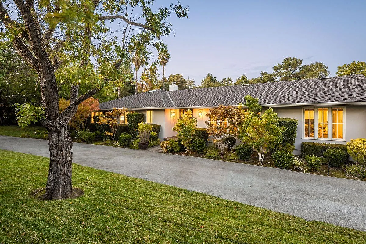 460 Barbara Way photo 1