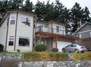 1068 Landing Cir, Oak Harbor, WA 98277
