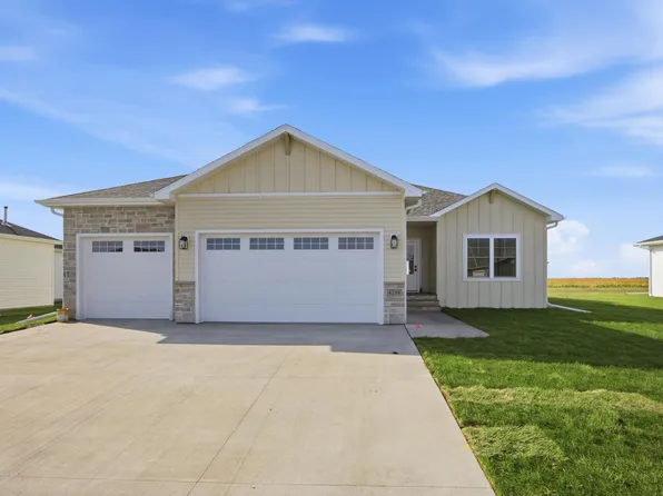 4288 Pine Pkwy S, Fargo, ND 58104