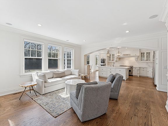 4th image of 154 Northside Dr