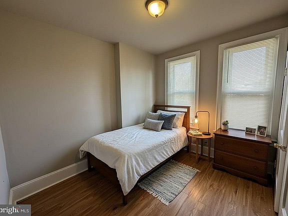 4th image of 211 S Millick St