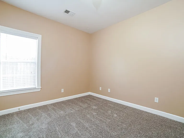 2733 Graystone Dr — Photo 15