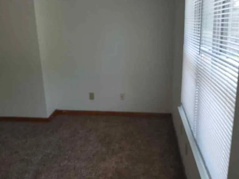 1733 Smith St — Photo 12