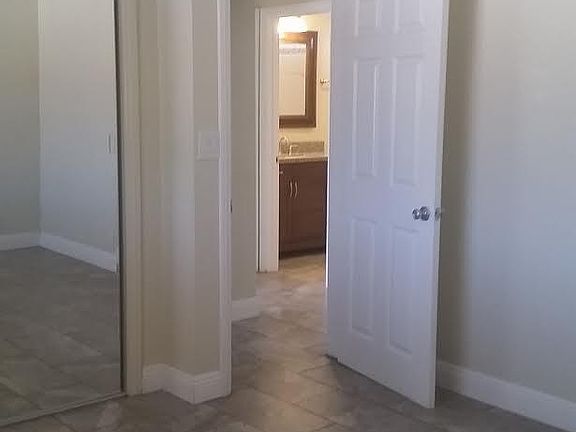 5th image of 219A Wesley Ave #2