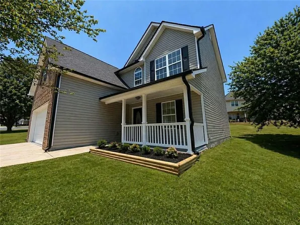 705 Patriots Point St, Locust Grove, GA 30248