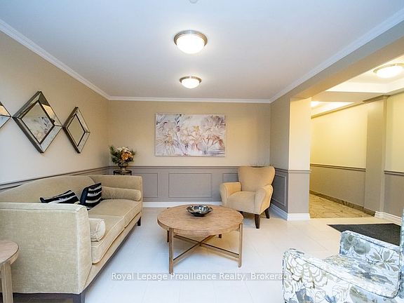 4th image of 869 Clonsilla Ave #212