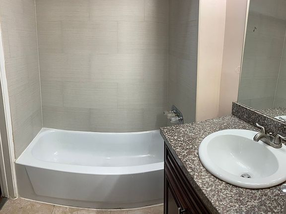 4th image of 1931 NE 51st St APT 4