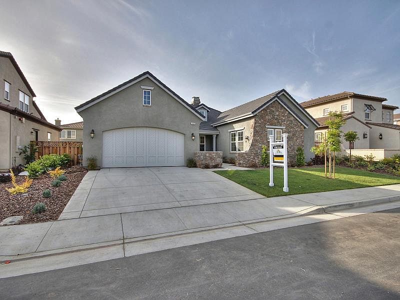 1st image of 1555 Bautista Way