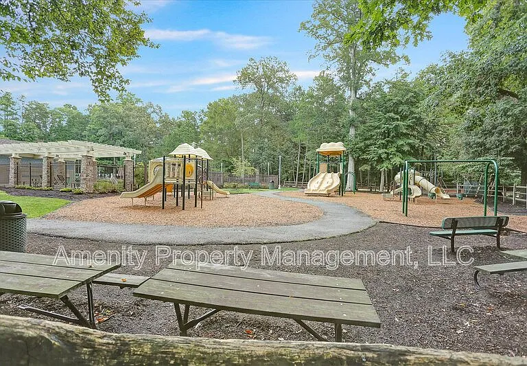 258 Archers Mead — Photo 32