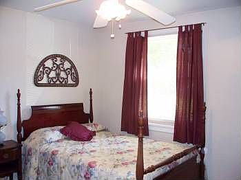 3rd image of 5806 Bloomingdale Ave