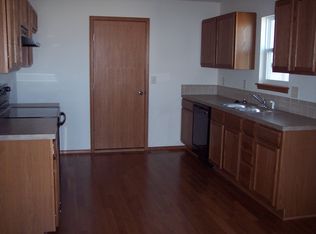 1144 N Longview Dr, Valley Center, KS 67147