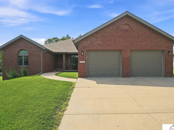 2257 Westwood Dr, Crete, NE 68333