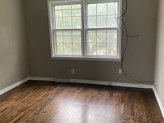 5th image of 3823 Bell St APT 2