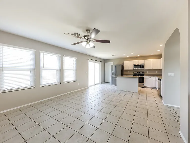 10509 W Angels Ln — Photo 8