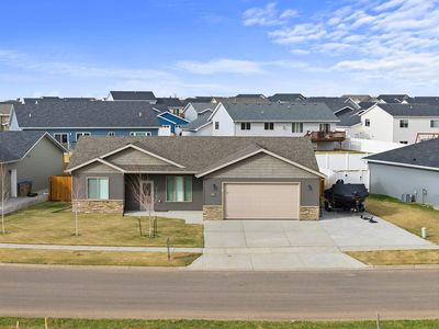 186 Mulberry Loop NE, Minot, ND, 58703