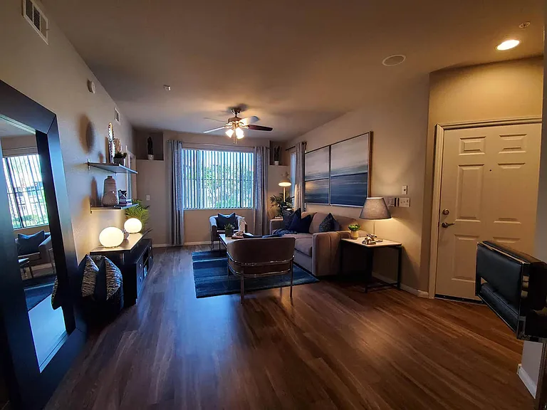 1c1 757 SQFT 1 Bed 1 Bath