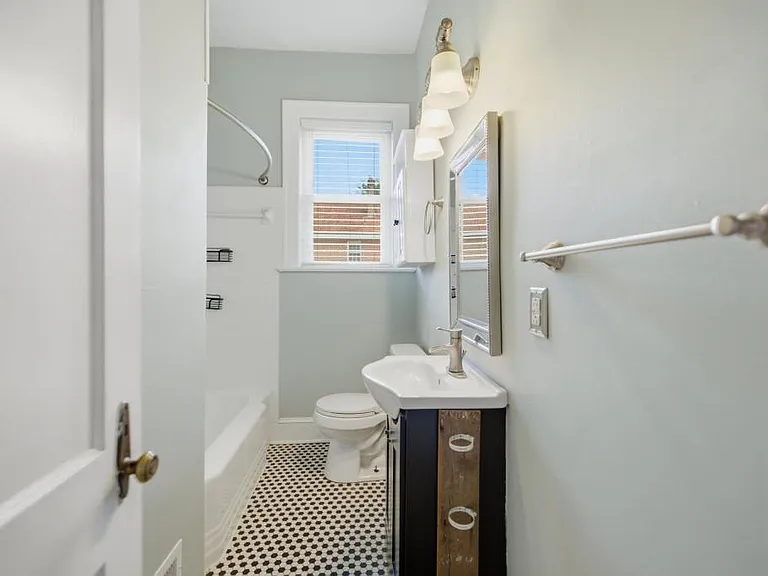 108 Cullum St — Photo 9