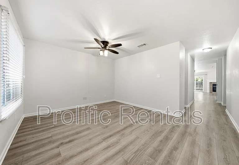5304 Oster Dr — Photo 7