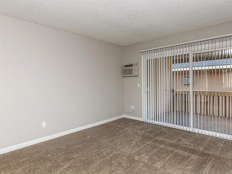 Briarwood Apartments — Photo 40