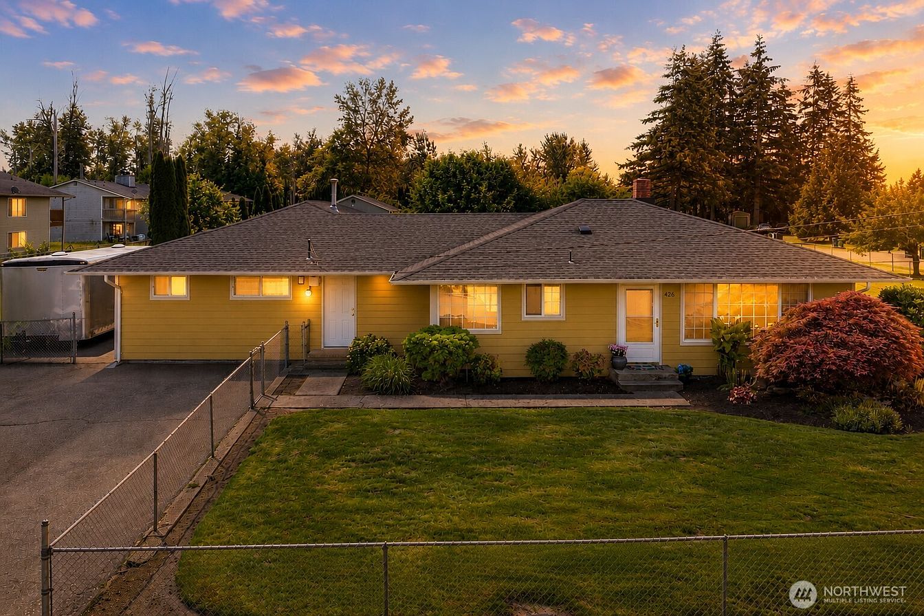 1st image of 426 4th Avenue SE