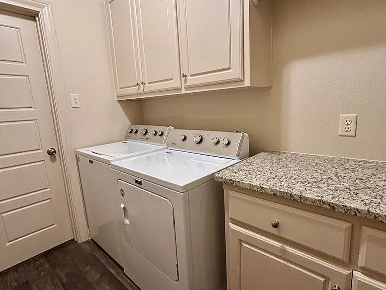 10317 Vernon Dr — Photo 22