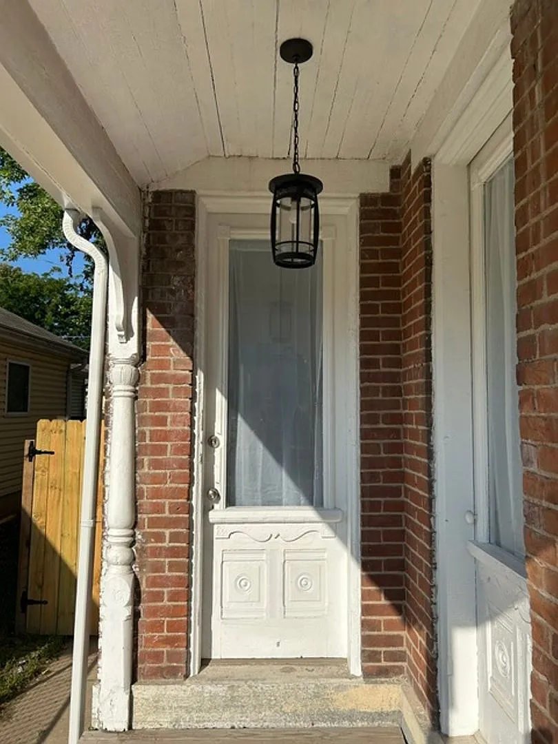 19-21 S. Van Lear — Photo 3