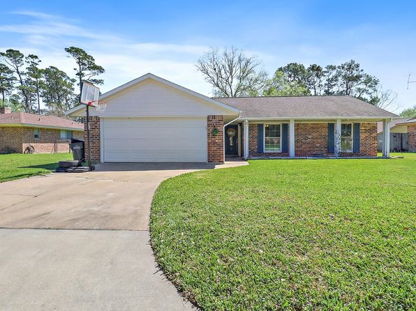 12404 Old River Dr, Mont Belvieu, TX 77523