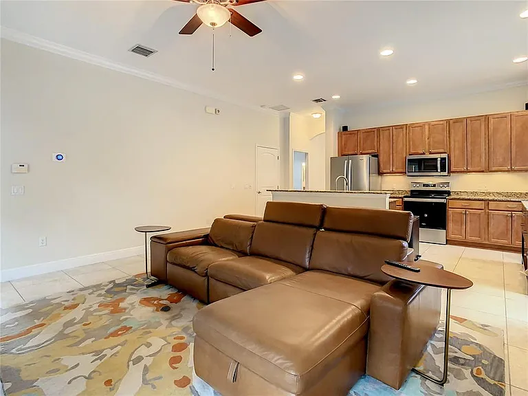 220 W Minnehaha St — Photo 24