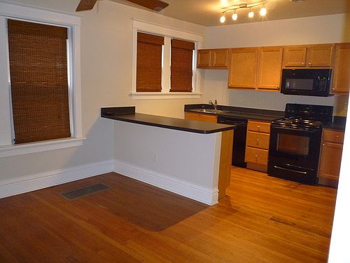 3rd image of 4526-4528 Cleveland Ave