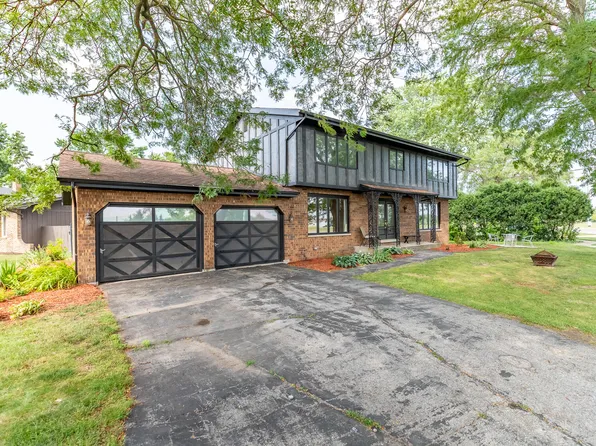 9308 Cleveland St, Crown Point, IN 46307