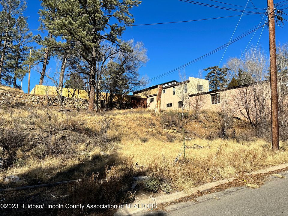 2nd image of 114 S Hickory Dr