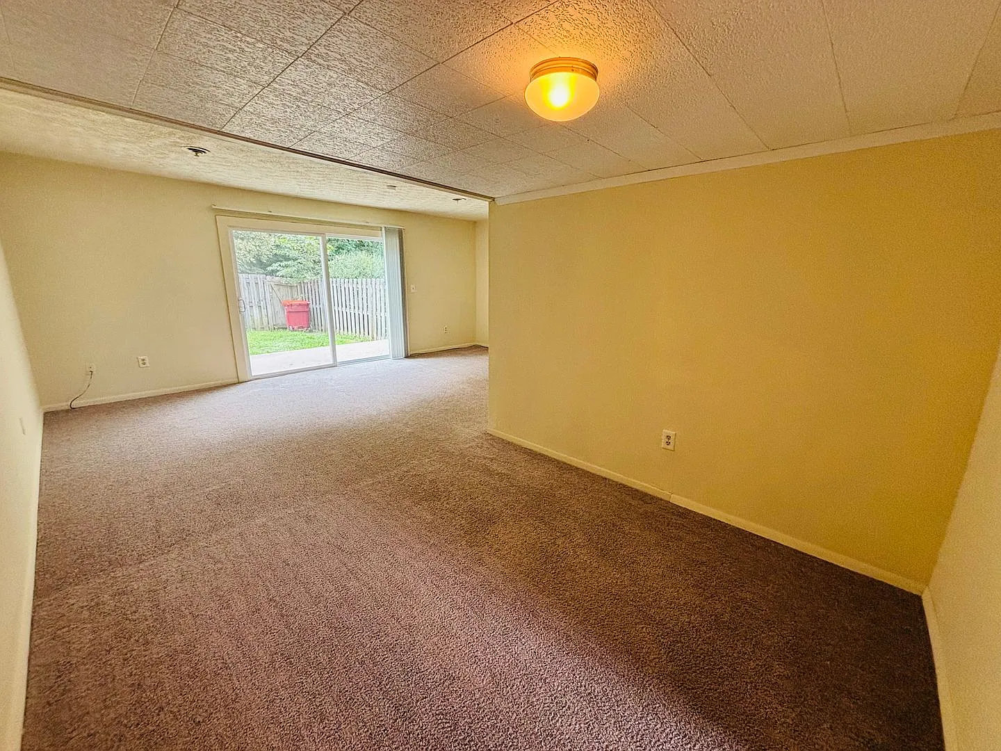 3 Bedroom 1.5 Bath Townhouse — Photo 3
