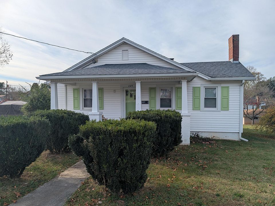 1st image of 209 Magnolia Ave