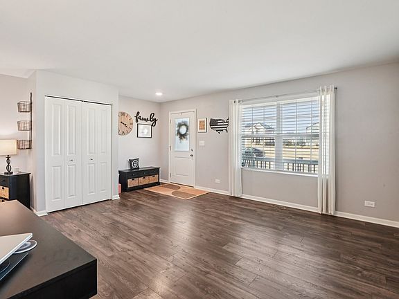 2nd image of 415 Cronin Blvd