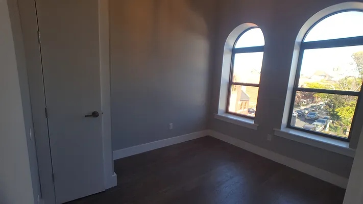 Rented by Evergreen Apartments BK | media 39