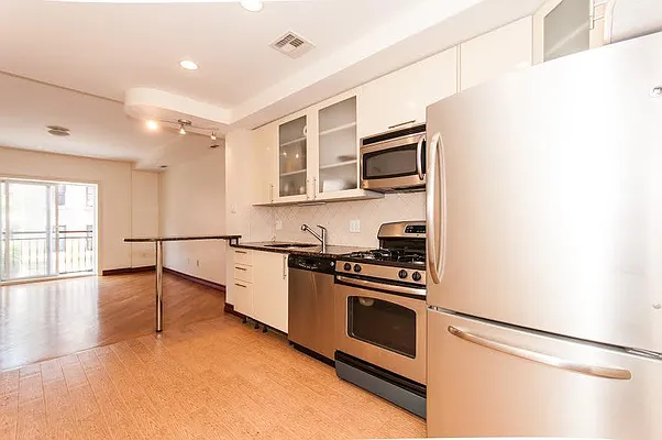 Sold by R New York | media 14