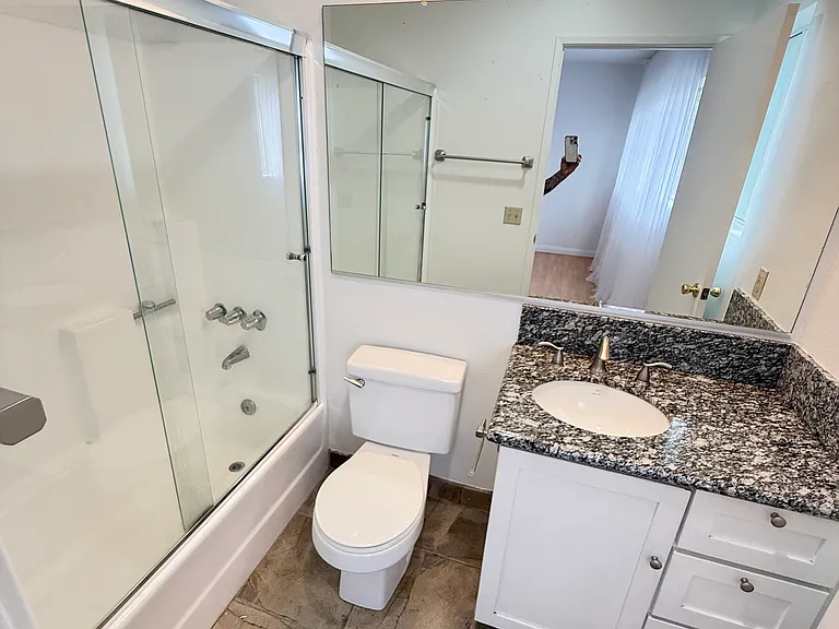 920 N Alfred St #201 — Photo 16