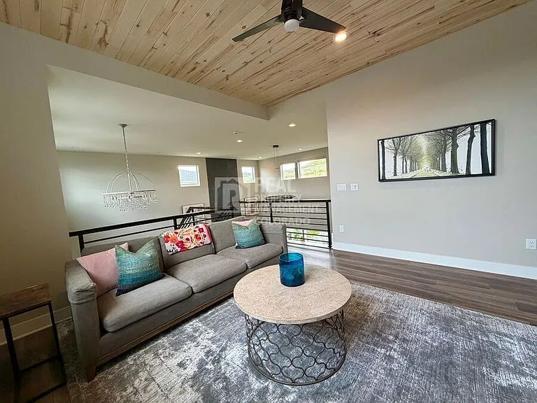 978 Brotherton Point — Photo 12