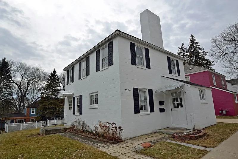 5566 Angle Ln photo 1