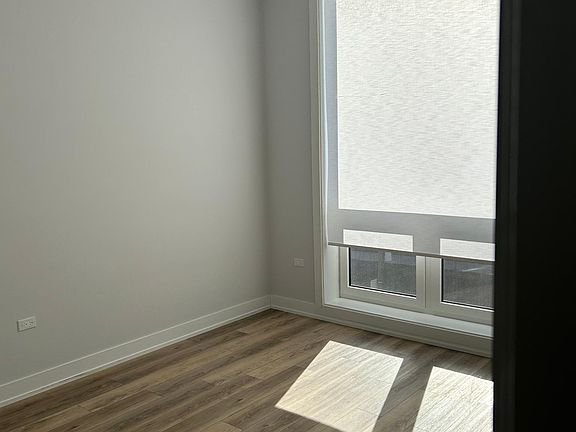4th image of 2402 W Carmen Ave #204