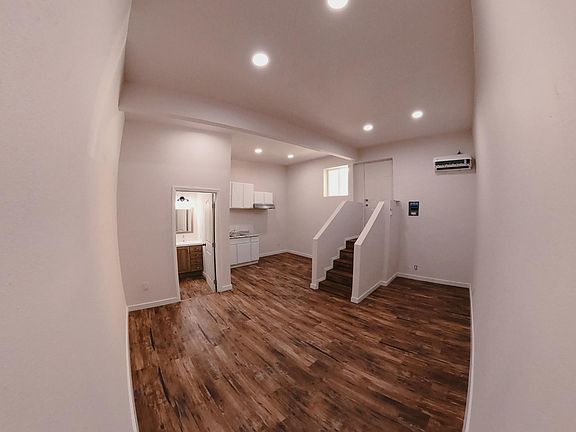 4th image of 3301 Malabar St #3