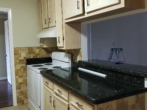 4th image of 2485 Eastern Blvd