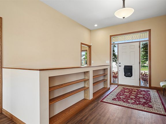4th image of 358 Eastview Ave