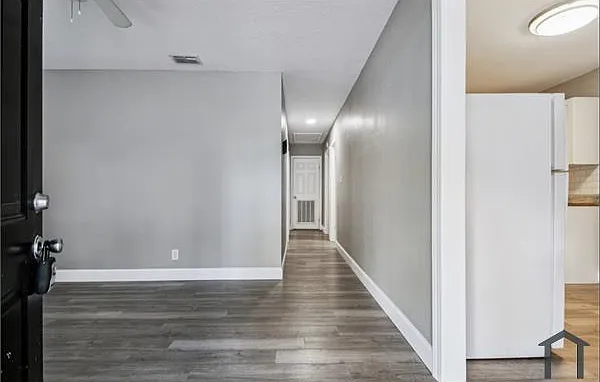 803 W Warren St — Photo 10