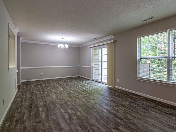 3rd image of 906 Settlement Dr
