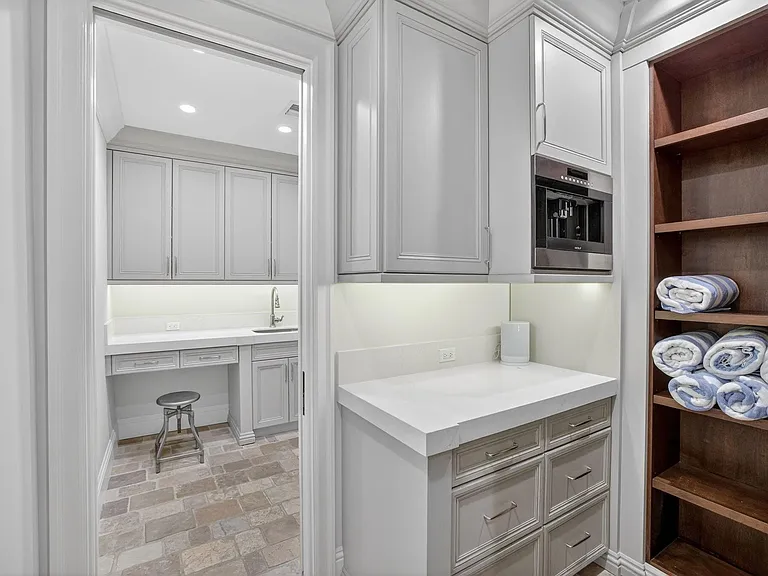 2425 Delmar Pl — Photo 22