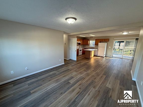 5th image of 931 S Newcomb Ave